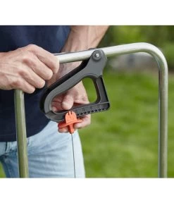 GARDENA Streuwagen L 18 GARDENA Streuwagen L -Gartenmöbelgeschäft 4058137 WE MO 007 GardenaStreuwagenL